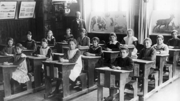 Svenska skolans utveckling under 150 år, du kan aldrig gissa hur det såg ut och funkade förr i tiden